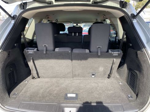 Used 2020 Nissan Pathfinder SV AWD/4WD image 3
