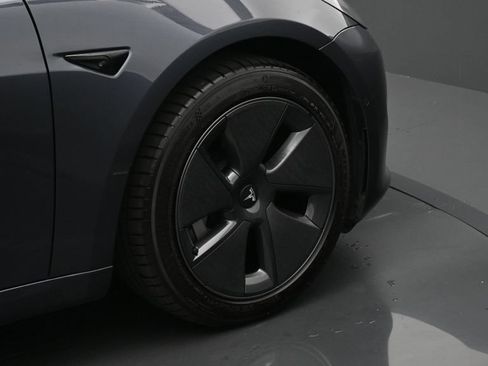 Used 2021 Tesla Model 3 Standard Range Plus RWD image 6