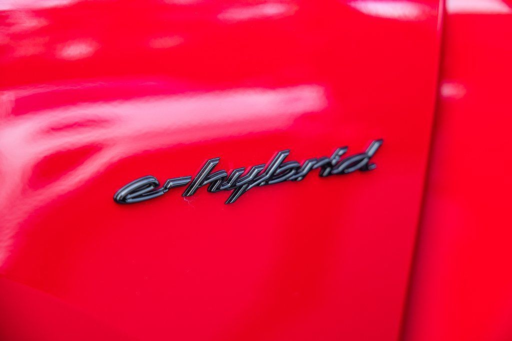 Certified 2025 Porsche Cayenne E-Hybrid AWD/4WD image 29