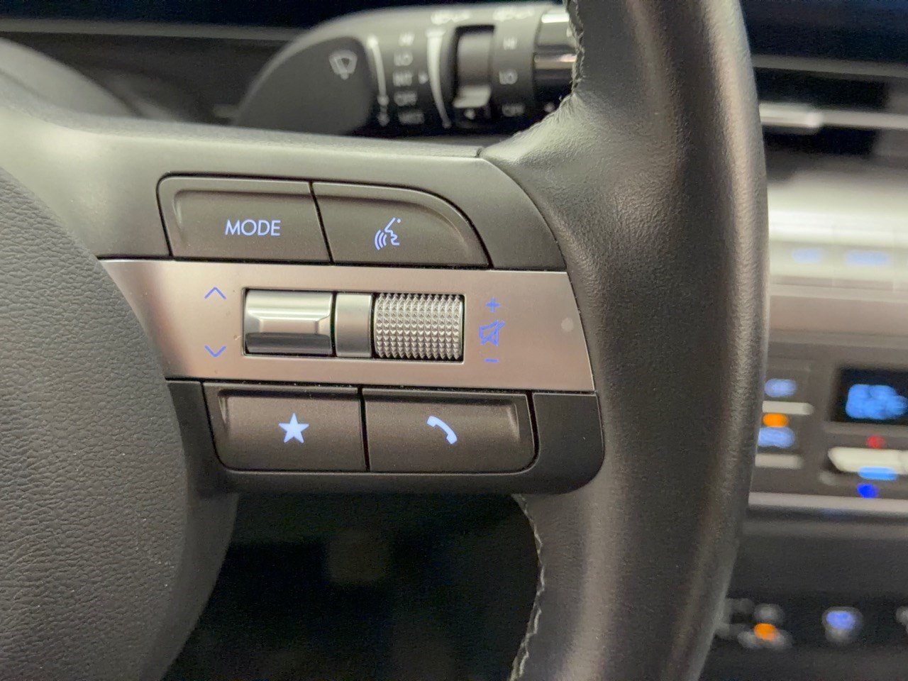 Used 2025 Hyundai Kona SEL AWD/4WD image 19