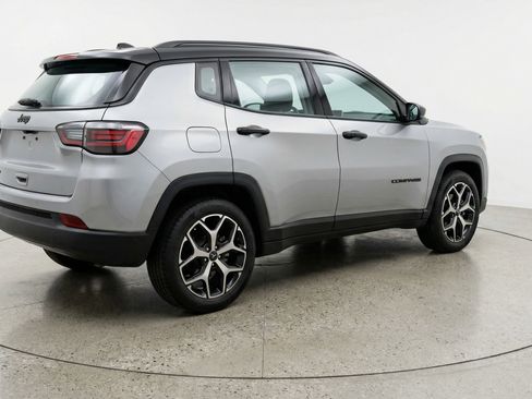 Used 2025 Jeep Compass Limited AWD/4WD image 9