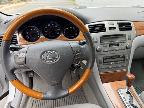 Used 2005 Lexus ES 330 FWD image 18