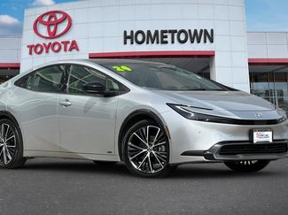 Used 2024 Toyota Prius XLE video 2