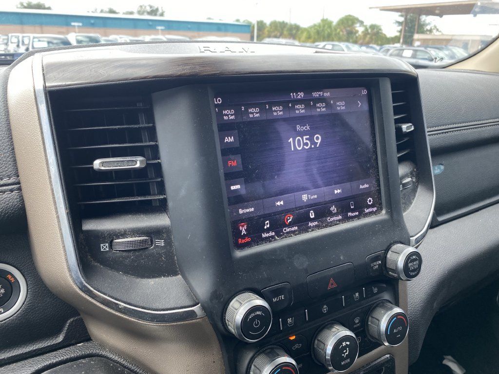 Used 2019 RAM 1500 Laramie AWD/4WD image 5