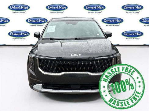 Used 2025 Kia Carnival FWD image 2