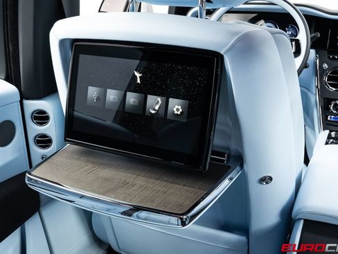 Used 2025 Rolls-Royce Cullinan AWD/4WD image 42