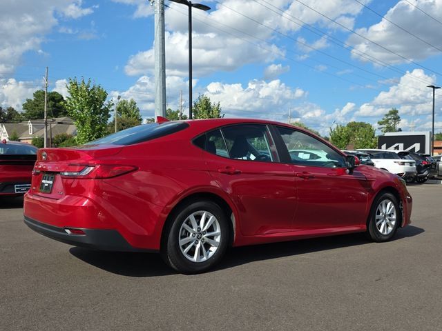 Used 2025 Toyota Camry LE FWD image 5