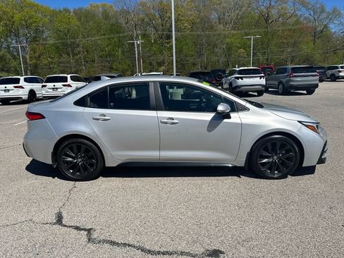 Used 2024 Toyota Corolla SE FWD image 9