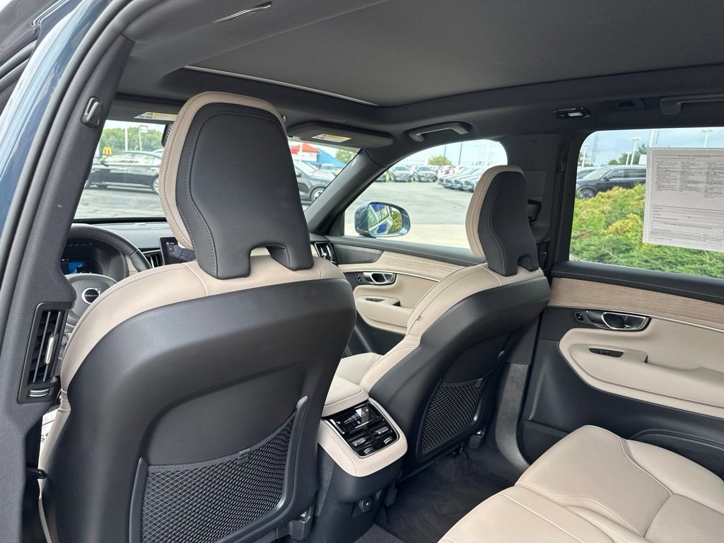 Certified 2026 Volvo XC90 B6 Plus AWD/4WD image 40