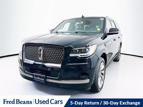 Used 2023 Lincoln Navigator L Reserve AWD/4WD image 3