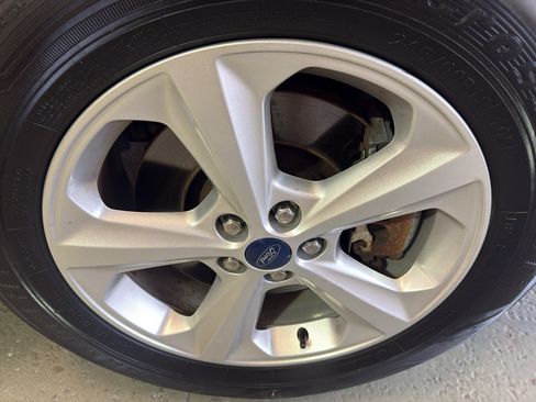 Used 2016 Ford Edge SE AWD/4WD image 38