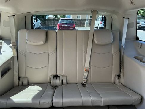 Used 2015 Cadillac Escalade Premium AWD/4WD image 16
