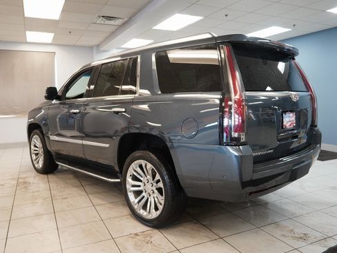Used 2019 Cadillac Escalade Luxury w/ LPO, Radiant Package image 12
