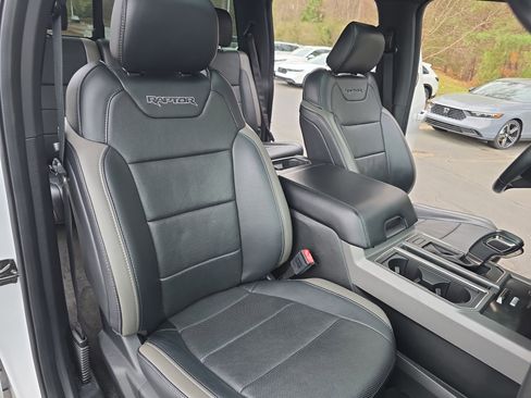 Used 2018 Ford F150 Raptor w/ Equipment Group 802A Luxury image 10