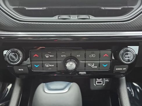 New 2026 Jeep Compass Latitude image 21