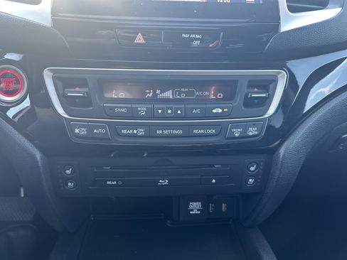 Used 2017 Honda Pilot Touring image 22