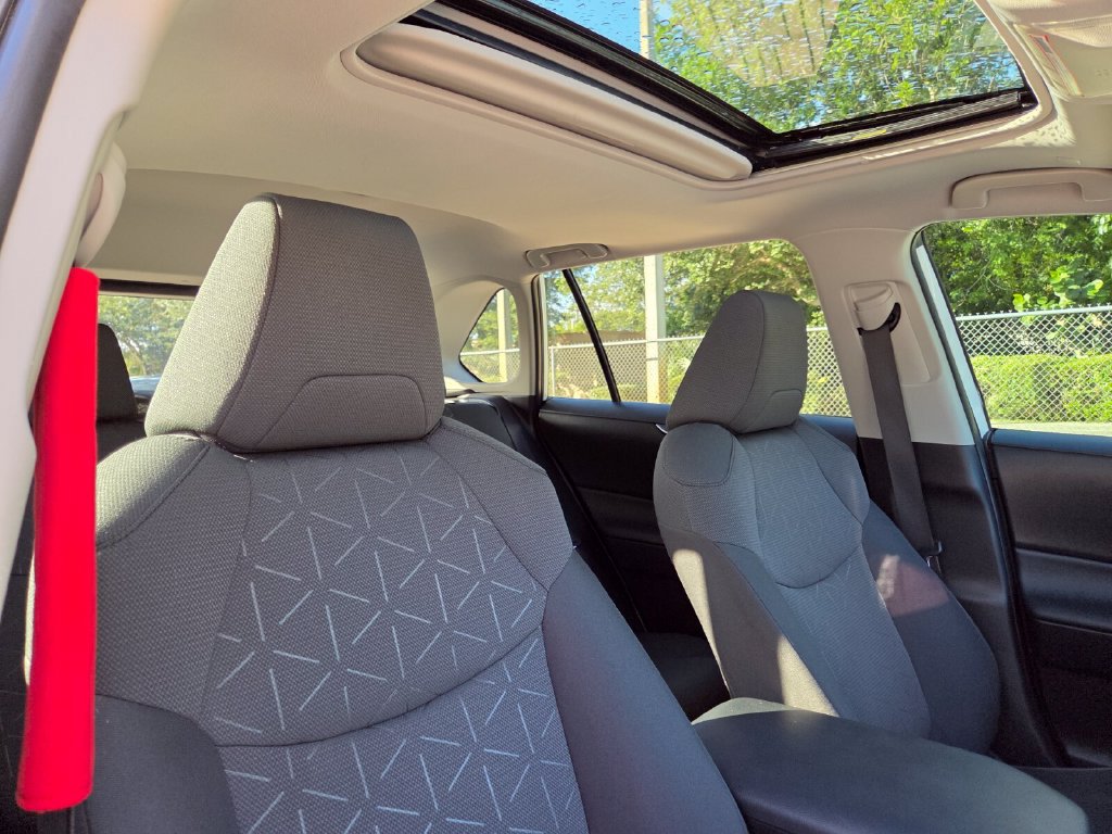Certified 2024 Toyota RAV4 XLE w/ Convenience Package FWD image 15