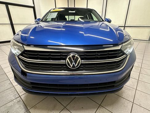 Used 2023 Volkswagen Jetta SE image 11
