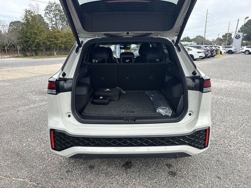 New 2026 Volkswagen Tiguan SE R-Line image 33