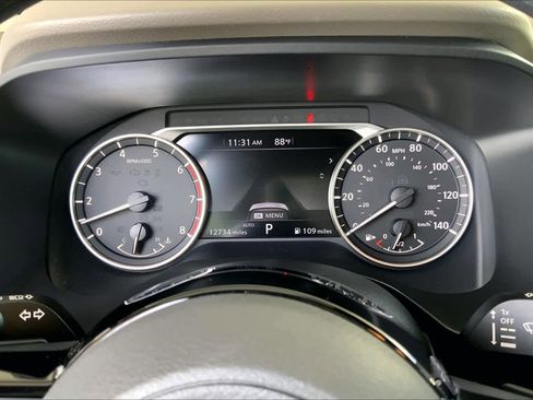 Used 2023 Nissan Rogue SV AWD/4WD image 25