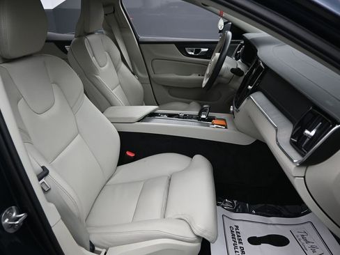 Used 2024 Volvo S60 B5 Ultimate image 32
