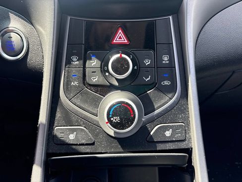 Used 2016 Hyundai Elantra Value Edition FWD image 22