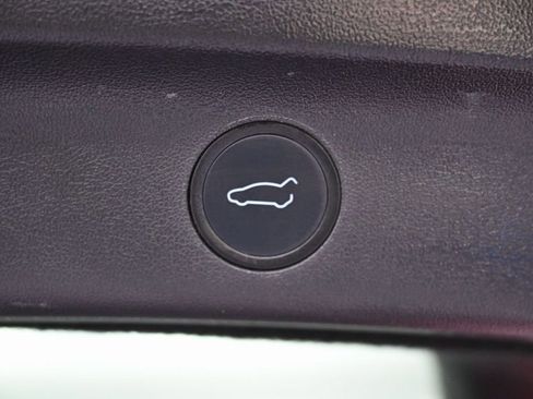 Used 2021 Tesla Model Y Performance image 17