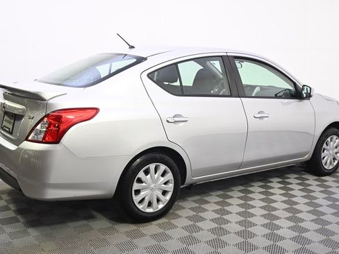 Used 2019 Nissan Versa SV FWD image 7