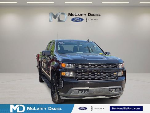 Used 2020 Chevrolet Silverado 1500 Custom w/ Infotainment Package RWD image 1