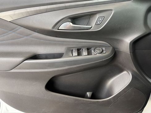 Used 2025 Buick Envista Sport Touring image 20