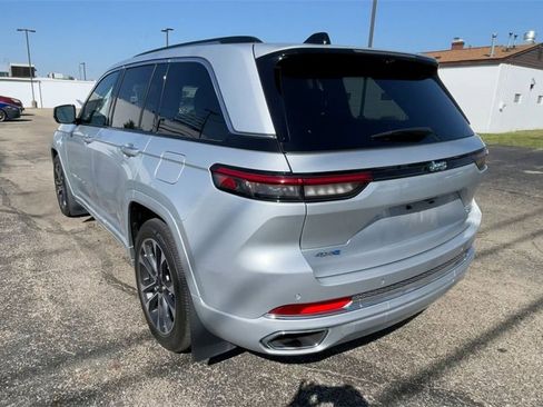 Used 2022 Jeep Grand Cherokee Overland w/ Advanced Protech Group III image 8