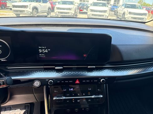 Used 2022 Kia Carnival SX Prestige FWD image 9