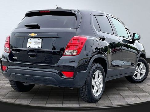 Used 2022 Chevrolet Trax LS w/ Tint and Cruise Package AWD/4WD image 2