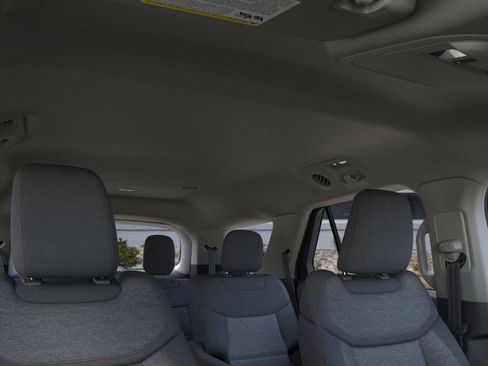 Used 2026 Ford Explorer Active AWD/4WD image 22