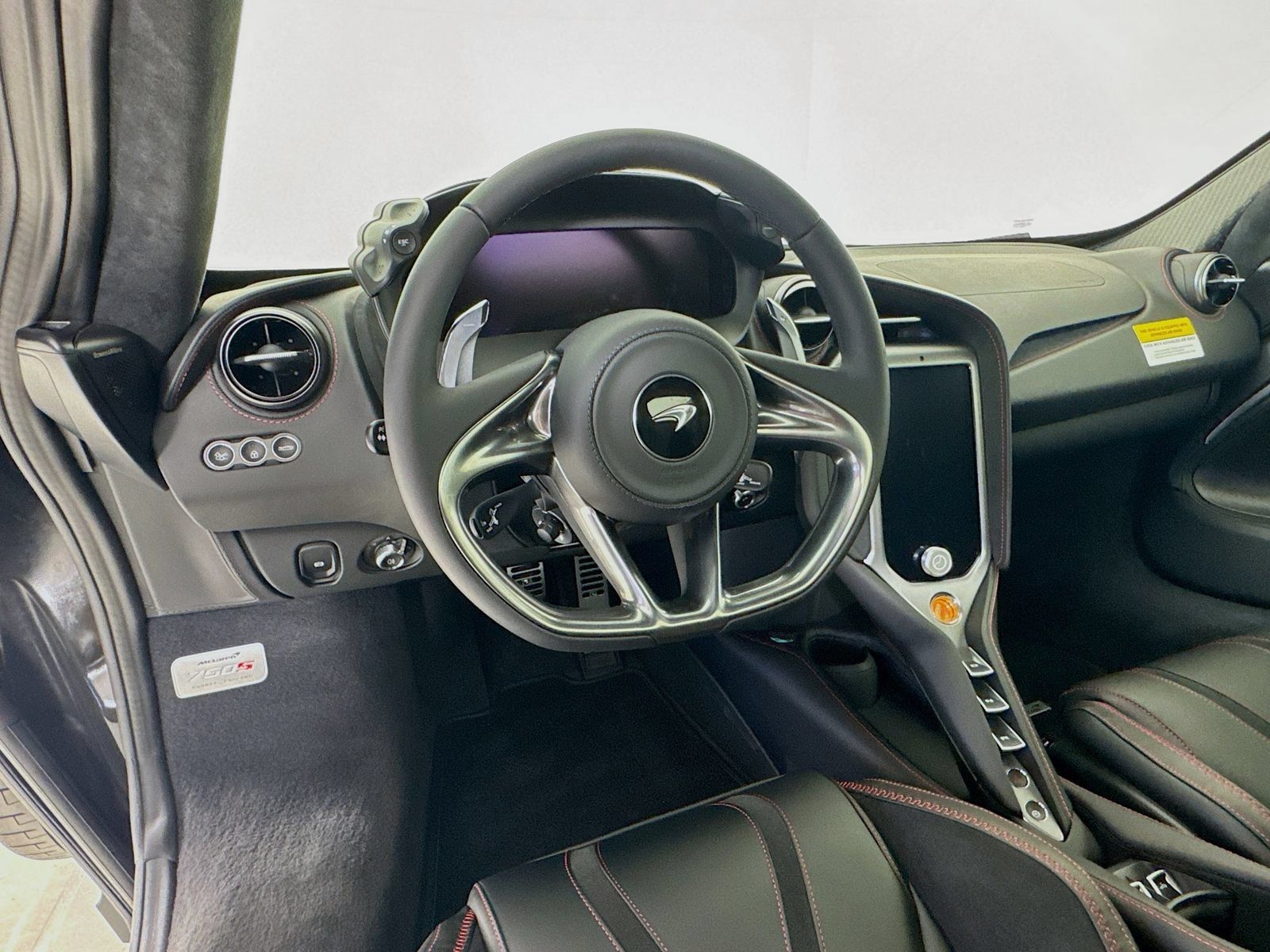 Used 2026 McLaren 750S Spider RWD image 21
