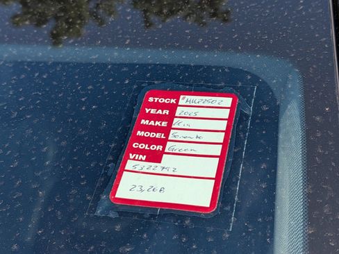 Used 2025 Kia Sorento EX w/ EX Panoramic Sunroof Package FWD image 33
