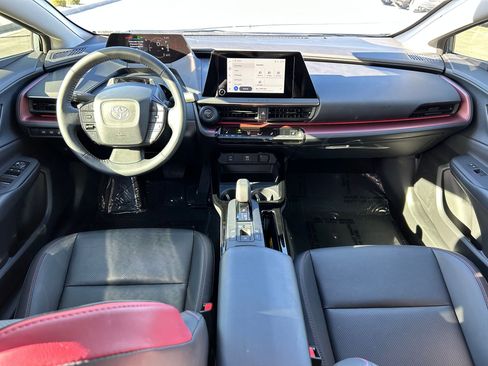 Used 2025 Toyota Prius Plug-In Hybrid image 22