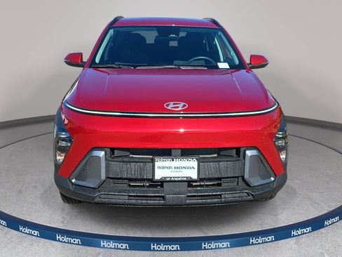 Used 2025 Hyundai Kona SEL AWD/4WD image 3