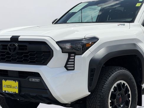 Used 2024 Toyota Tacoma TRD Off-Road AWD/4WD image 9