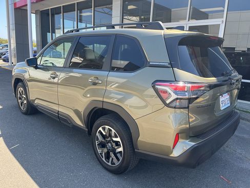 Used 2025 Subaru Forester Premium w/ Convenience Package #1 AWD/4WD image 20