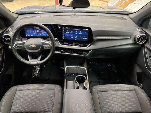Used 2025 Chevrolet Equinox LT AWD/4WD image 33
