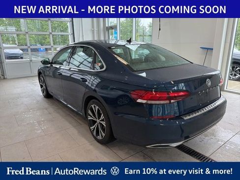 Used 2022 Volkswagen Passat 2.0T SE FWD image 3