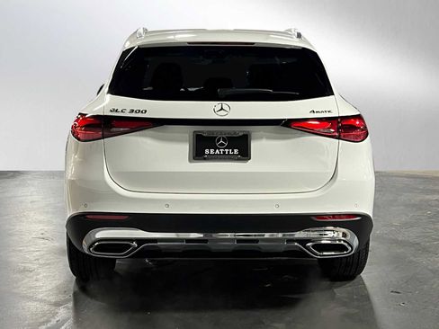 Certified 2025 Mercedes-Benz GLC 300 4MATIC image 4