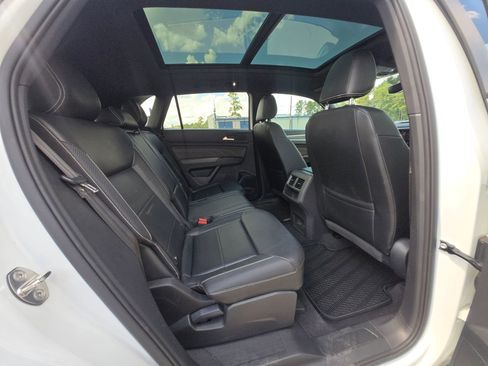 Used 2021 Volkswagen Atlas Cross Sport SE w/ Panoramic Sunroof Package image 21