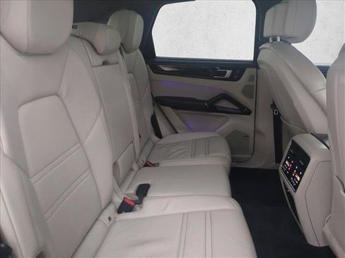 Used 2019 Porsche Cayenne S AWD/4WD image 24