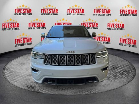 Used 2018 Jeep Grand Cherokee Overland image 2
