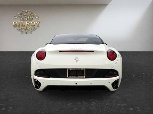 Used 2012 Ferrari California RWD image 23