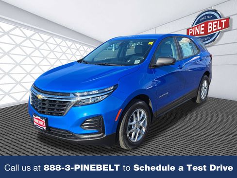 Certified 2024 Chevrolet Equinox LS w/ Driver Confidence II Package image 1