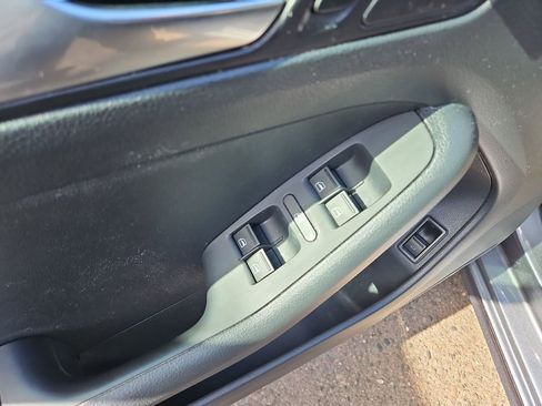 Used 2015 Volkswagen Jetta SE FWD image 11