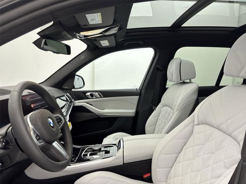 New 2026 BMW X5 xDrive40i w/ M Sport Package image 24
